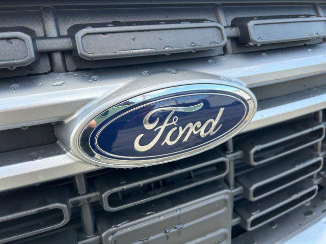 Photo of 2022 Iconic Silver Metallic Ford Maverick