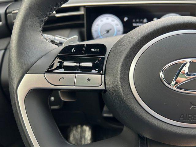 Photo of 2023 Atlas White Hyundai SANTA CRUZ