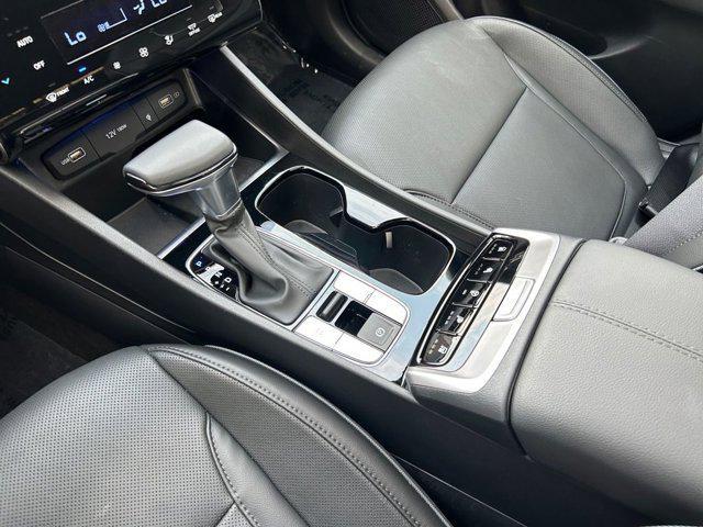Photo of 2023 Atlas White Hyundai SANTA CRUZ