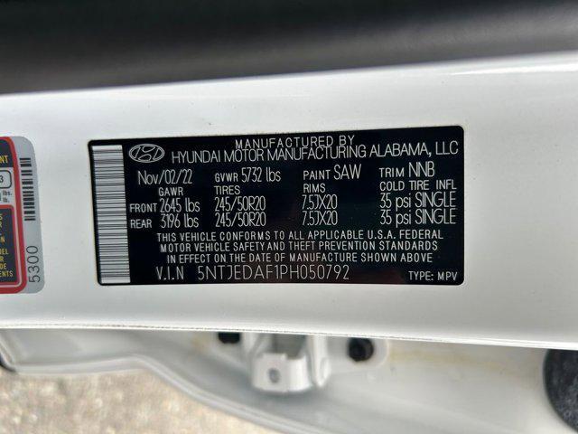 Photo of 2023 Atlas White Hyundai SANTA CRUZ