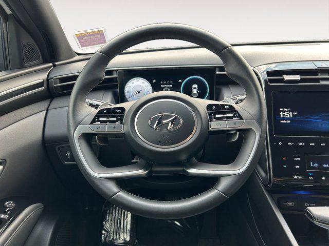 Photo of 2023 Atlas White Hyundai SANTA CRUZ
