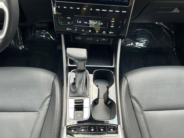 Photo of 2023 Atlas White Hyundai SANTA CRUZ