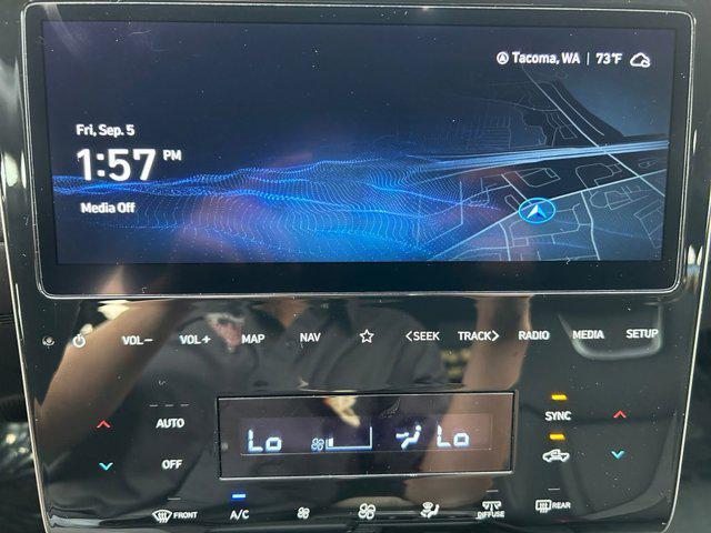 Photo of 2023 Atlas White Hyundai SANTA CRUZ