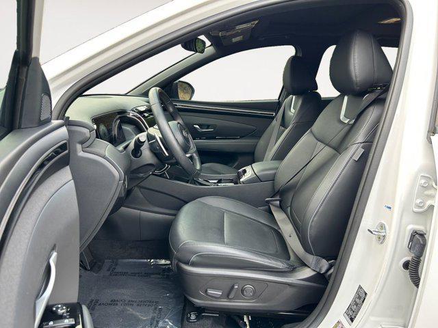 Photo of 2023 Atlas White Hyundai SANTA CRUZ