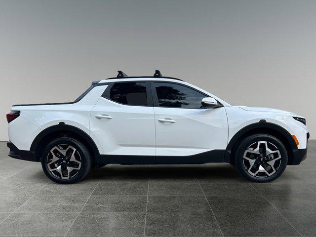 Photo of 2023 Atlas White Hyundai SANTA CRUZ
