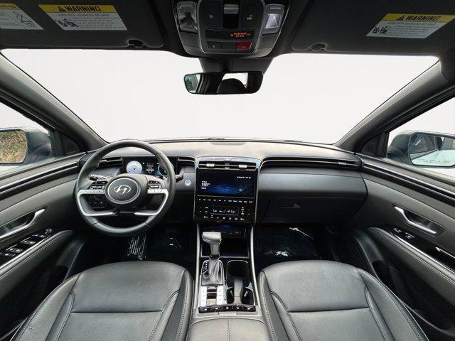 Photo of 2023 Atlas White Hyundai SANTA CRUZ