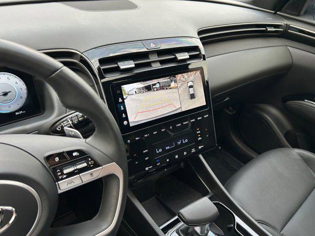 Photo of 2023 Atlas White Hyundai SANTA CRUZ