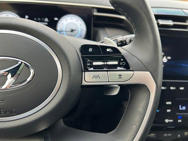 Photo of 2023 Atlas White Hyundai SANTA CRUZ