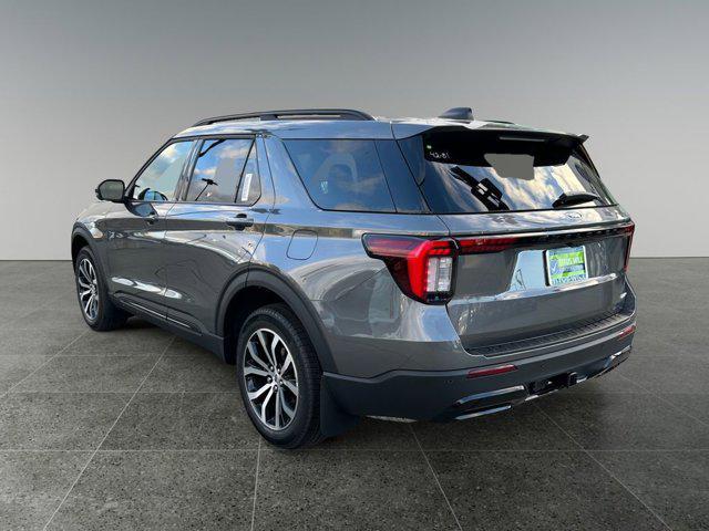 Photo of 2025 Carbonized Gray Metallic Ford Explorer