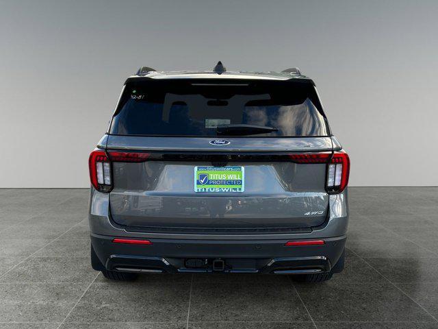 Photo of 2025 Carbonized Gray Metallic Ford Explorer