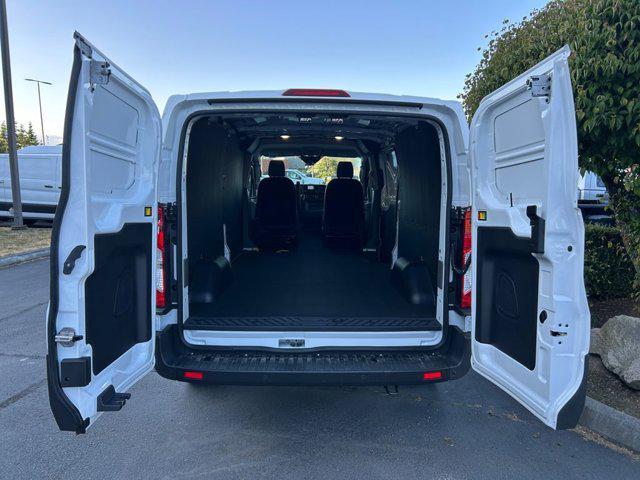 Photo of 2025 Oxford White Ford Transit-250