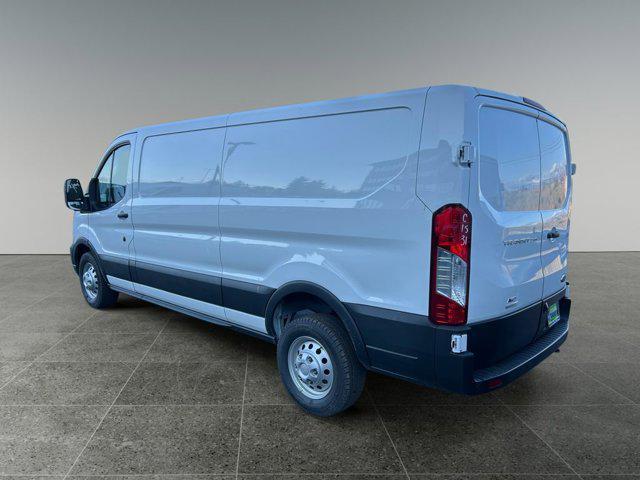Photo of 2025 Oxford White Ford Transit-250