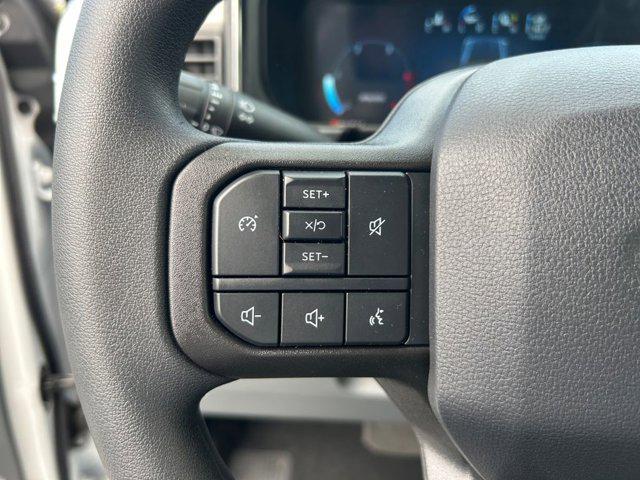 Photo of 2025 Oxford White Ford F-350