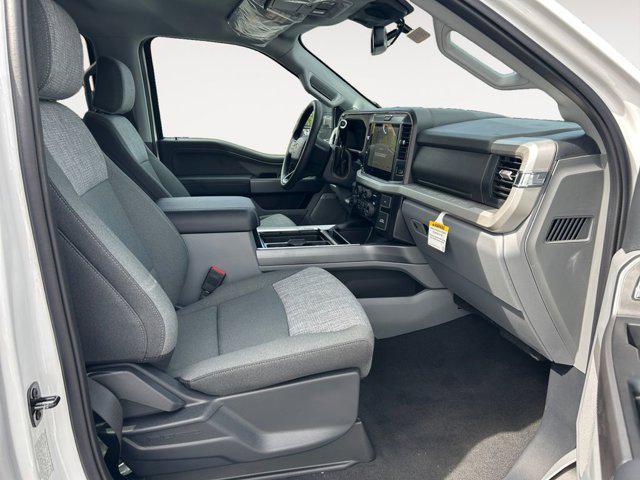 Photo of 2025 Oxford White Ford F-350