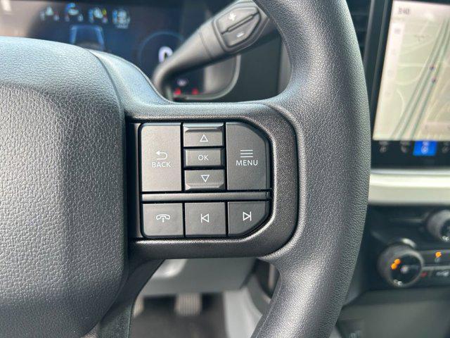 Photo of 2025 Oxford White Ford F-350
