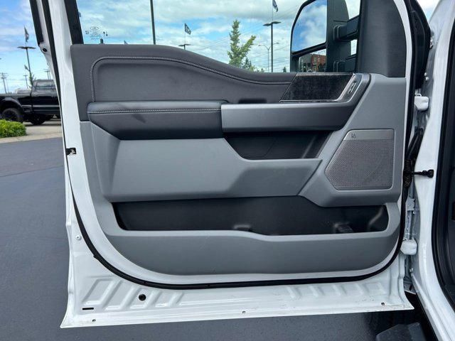 Photo of 2025 Oxford White Ford F-350