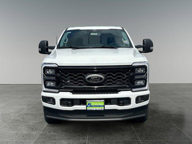 Photo of 2025 Oxford White Ford F-350