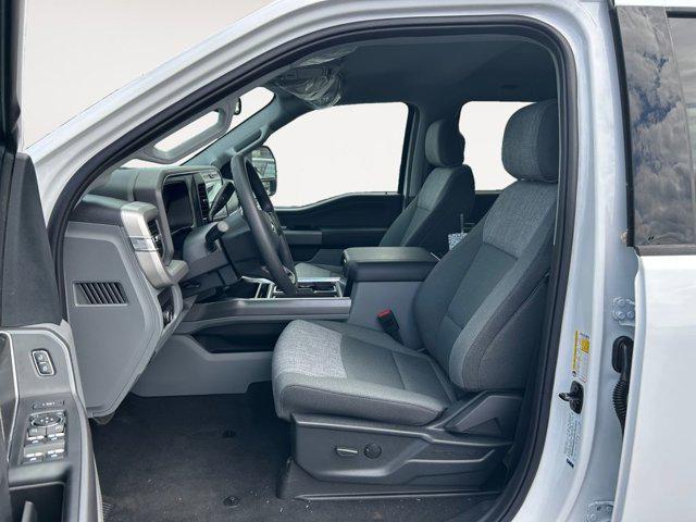 Photo of 2025 Oxford White Ford F-350