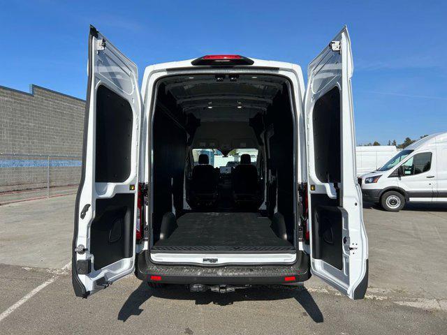 Photo of 2025 Oxford White Ford Transit-350