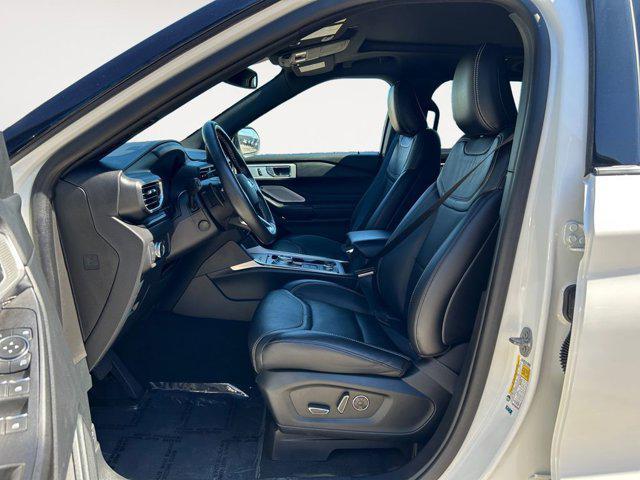 Photo of 2020 Star White Metallic Tri-Coat Ford Explorer