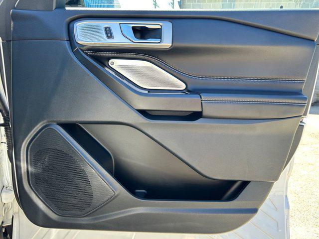 Photo of 2020 Star White Metallic Tri-Coat Ford Explorer