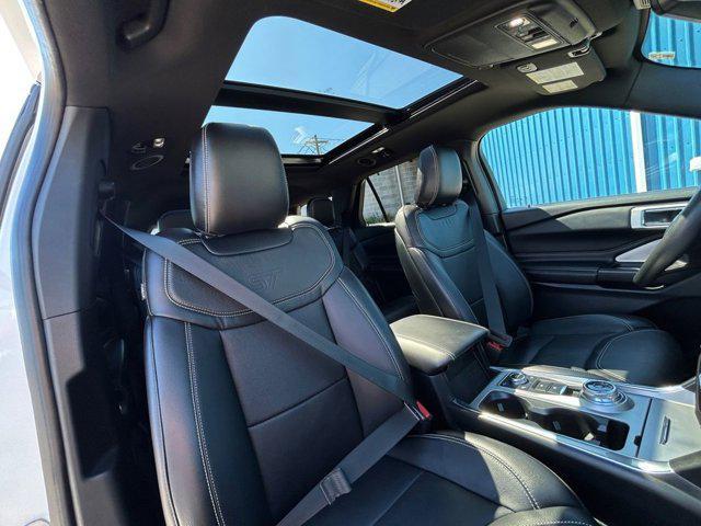 Photo of 2020 Star White Metallic Tri-Coat Ford Explorer