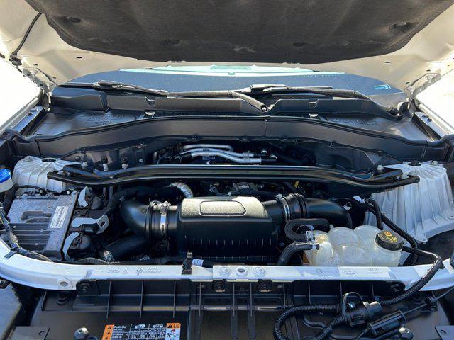 Photo of 2020 Star White Metallic Tri-Coat Ford Explorer