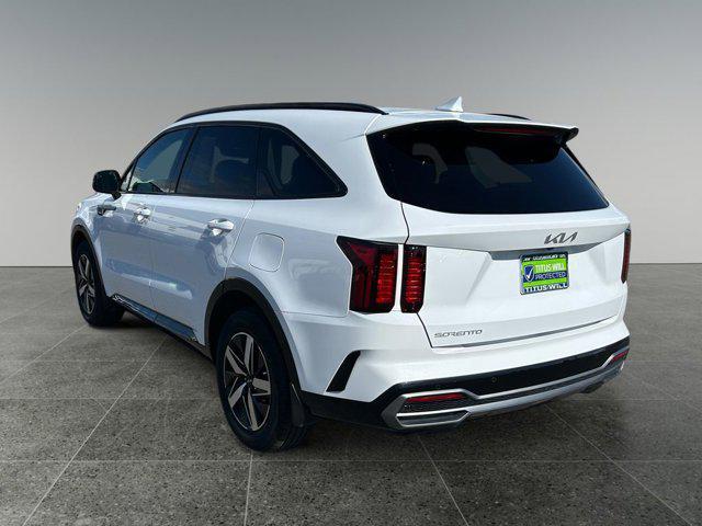 Photo of 2023 Glacial White Pearl Kia Sorento