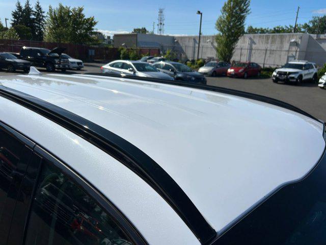 Photo of 2023 Glacial White Pearl Kia Sorento