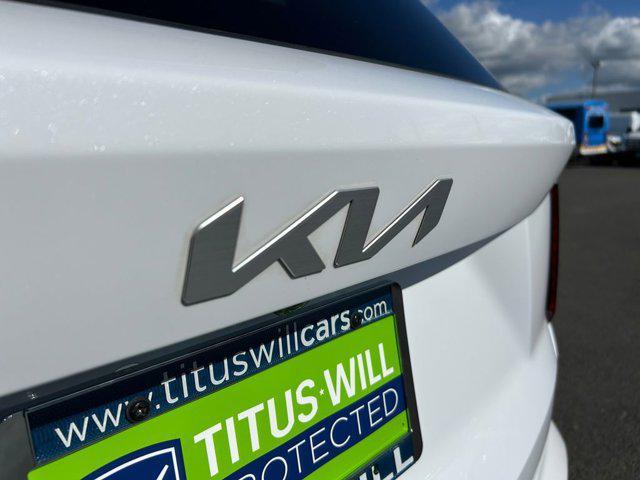 Photo of 2023 Glacial White Pearl Kia Sorento