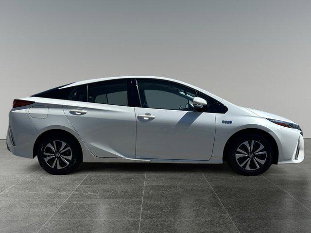 Photo of 2019 Blizzard Pearl Toyota Prius Prime
