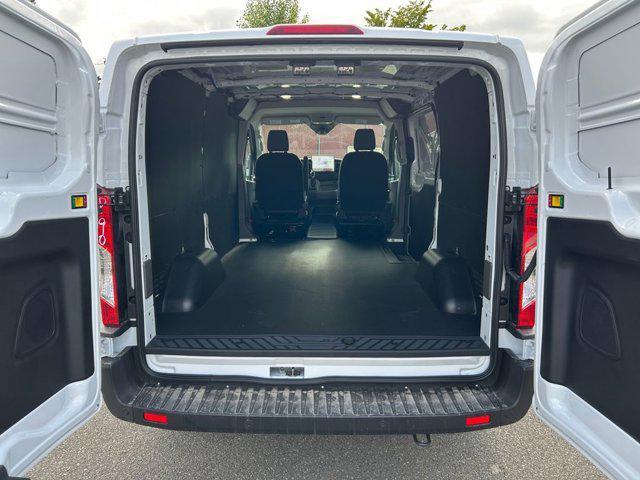 Photo of 2025 Oxford White Ford Transit-250