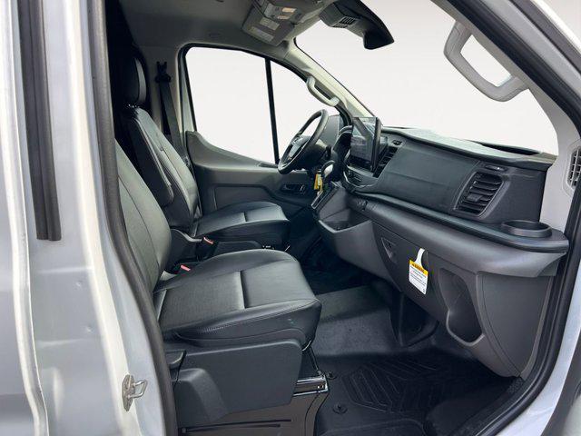 Photo of 2025 Oxford White Ford Transit-250