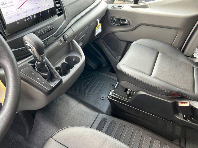 Photo of 2025 Oxford White Ford Transit-250