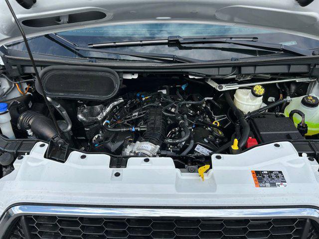 Photo of 2025 Oxford White Ford Transit-250