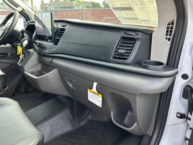 Photo of 2025 Oxford White Ford Transit-250