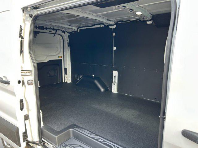Photo of 2025 Oxford White Ford Transit-250