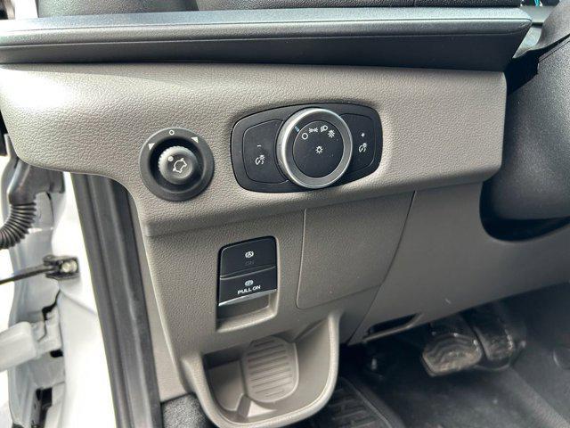 Photo of 2025 Oxford White Ford Transit-250