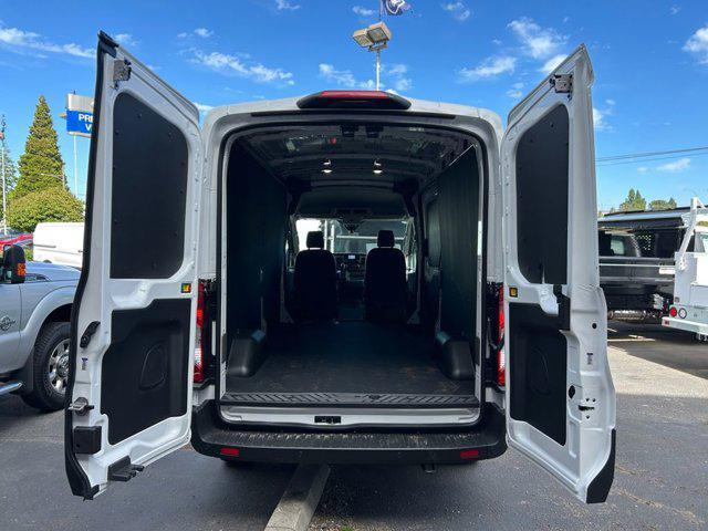Photo of 2025 Oxford White Ford Transit-250