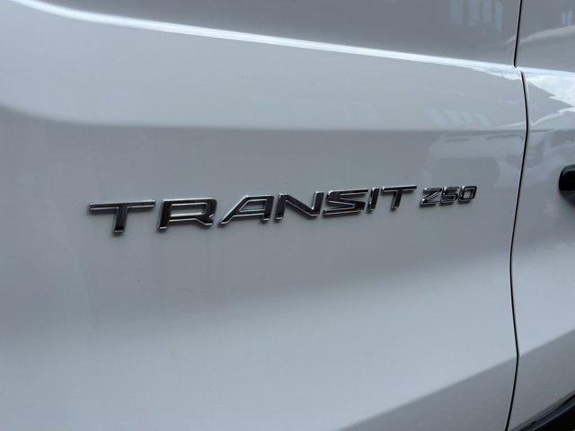 Photo of 2025 Oxford White Ford Transit-250