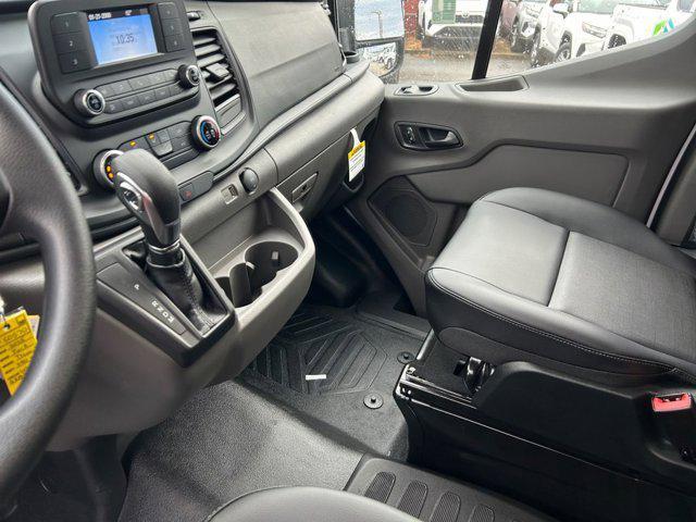 Photo of 2025 Oxford White Ford Transit-250