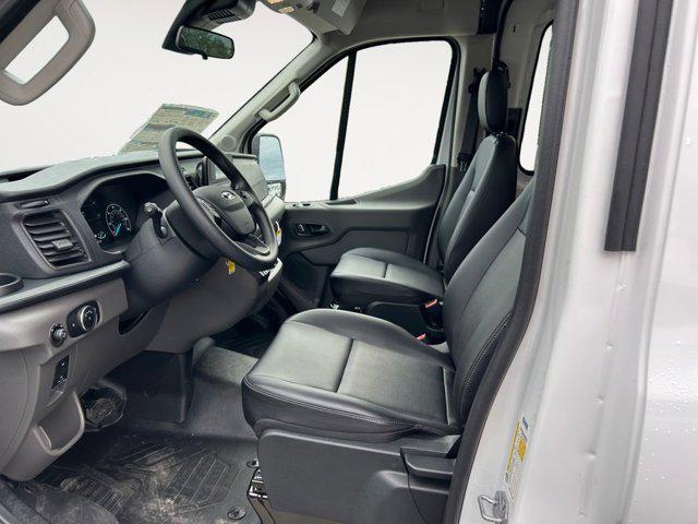 Photo of 2025 Oxford White Ford Transit-250