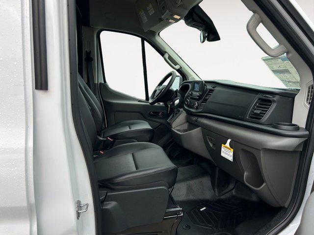 Photo of 2025 Oxford White Ford Transit-250