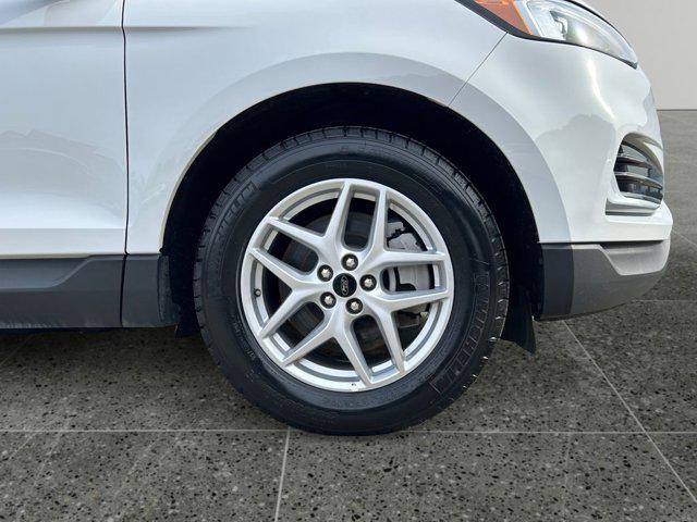 Photo of 2023 Oxford White Ford Edge