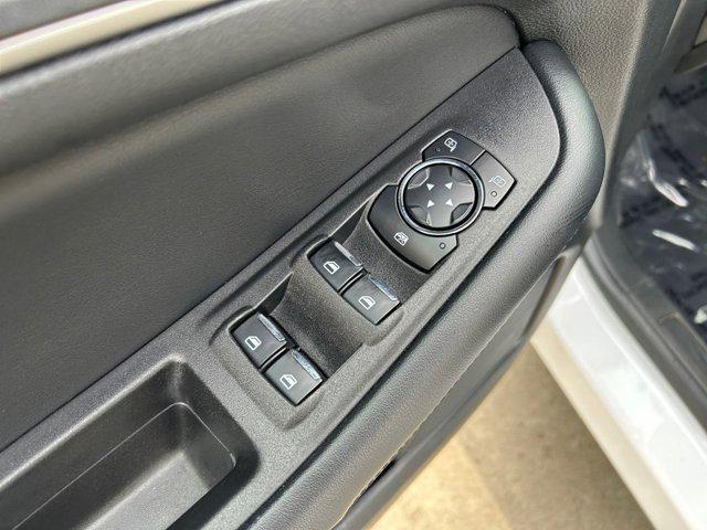 Photo of 2023 Oxford White Ford Edge