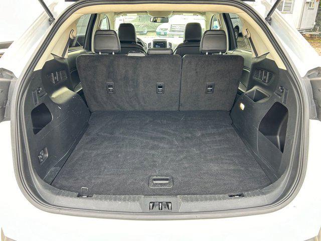 Photo of 2023 Oxford White Ford Edge