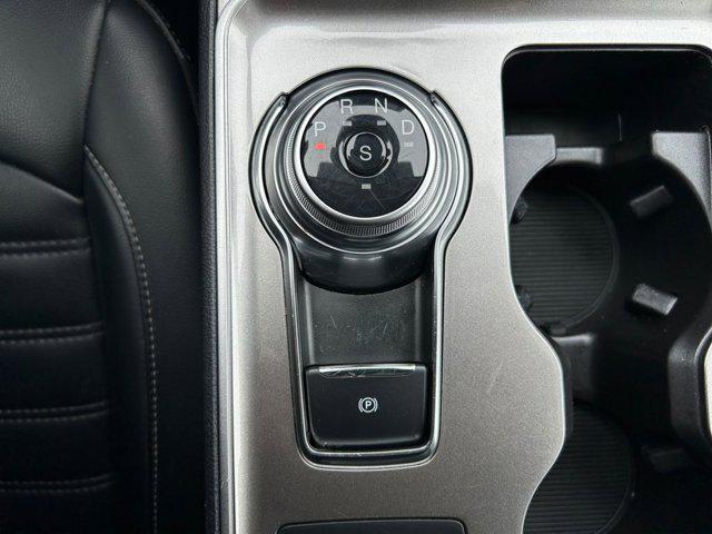 Photo of 2023 Oxford White Ford Edge