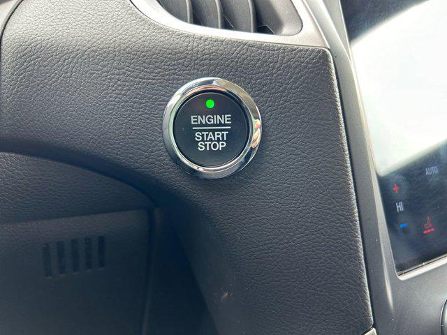 Photo of 2023 Oxford White Ford Edge