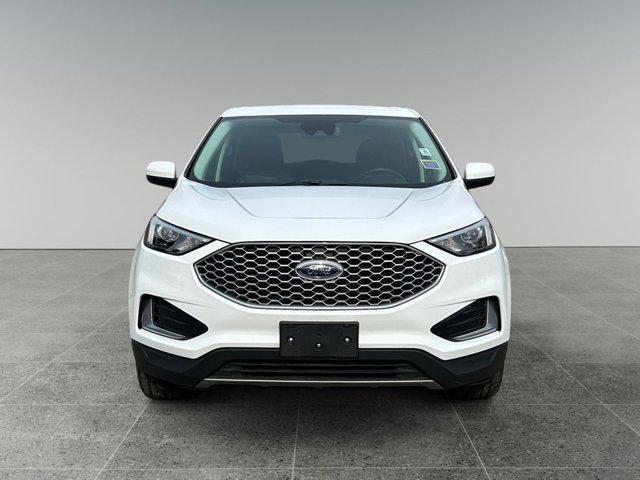 Photo of 2023 Oxford White Ford Edge