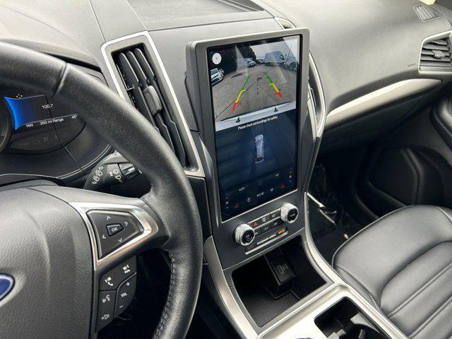 Photo of 2023 Oxford White Ford Edge